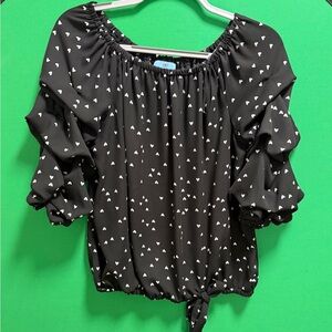 Valentine’s CeCe Black Blouse with White Heart Pattern Exellent condition Size M